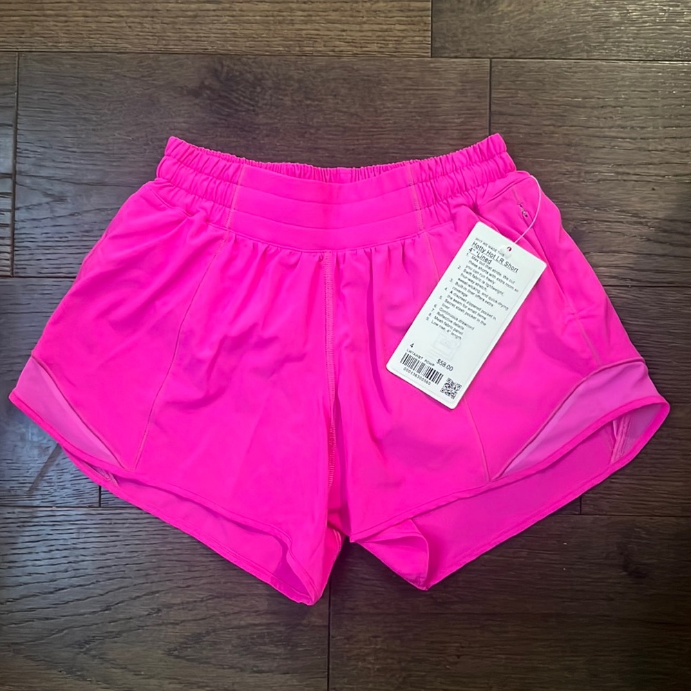 Lululemon Hotty Hot Short LR 4” size 4